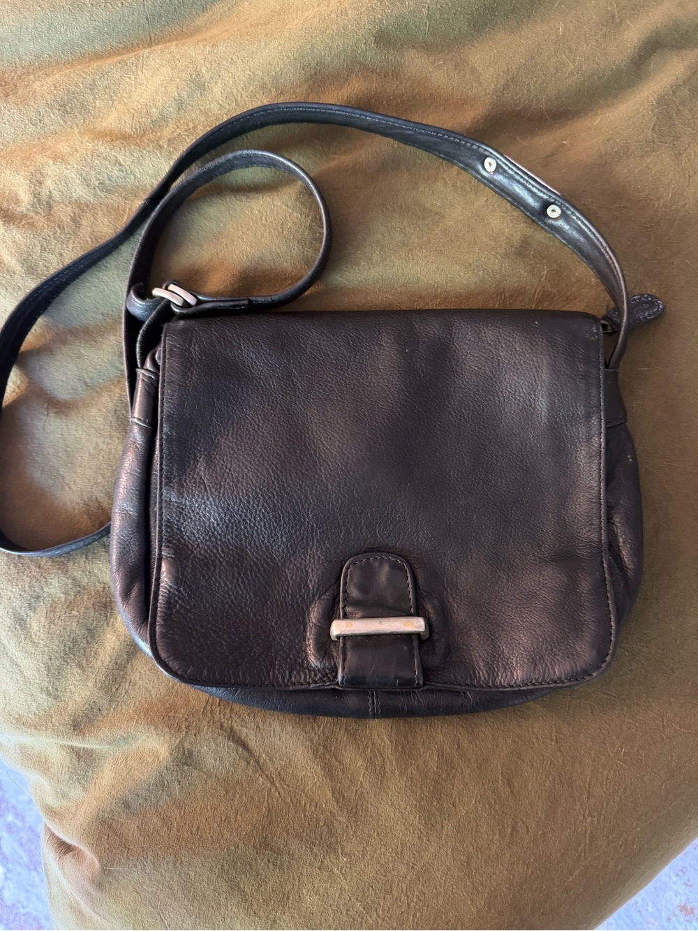 Kenneth Cole Black Leather Handbag with Silver Nameplate
